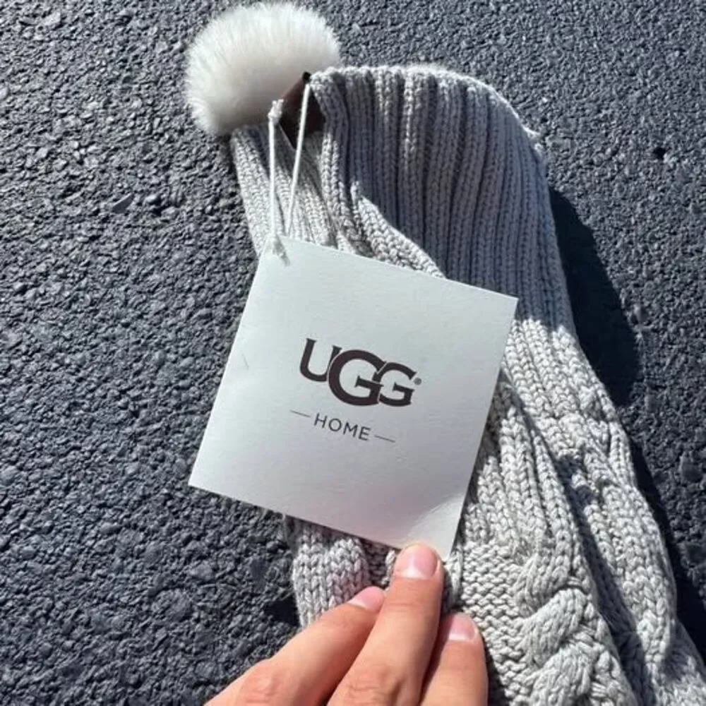 ugg stocking new with tags 12 x 21 cableknit